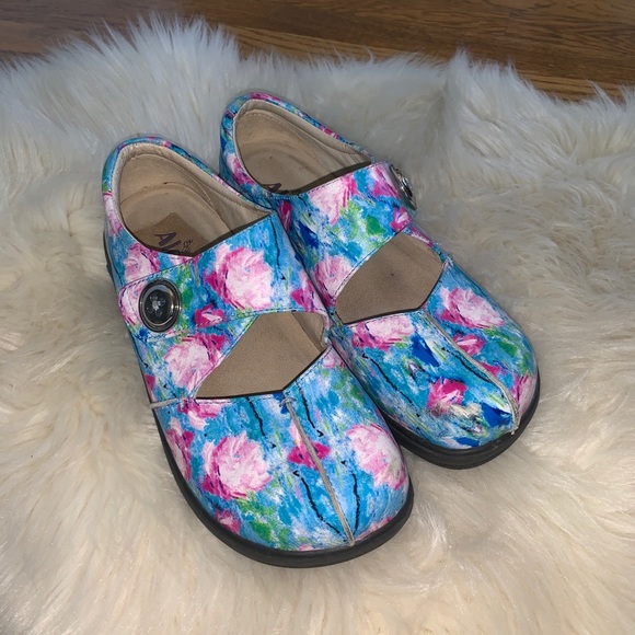 mary jane nursing shoes